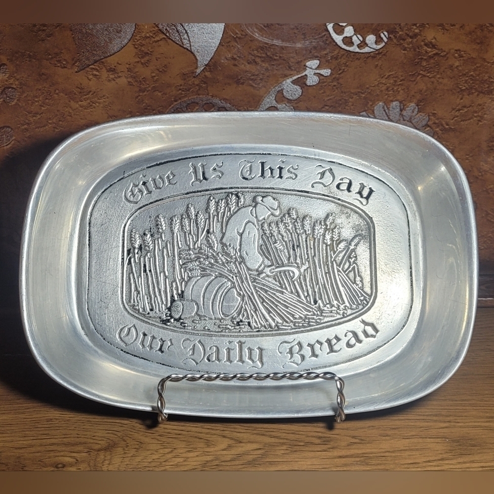 Wilton Metal Bread Serving Tray~ Give Us This Day Our Daily Bread~ Keep Warm‎